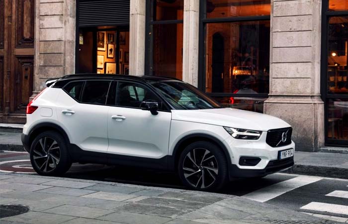 NUOVA VOLVO XC40