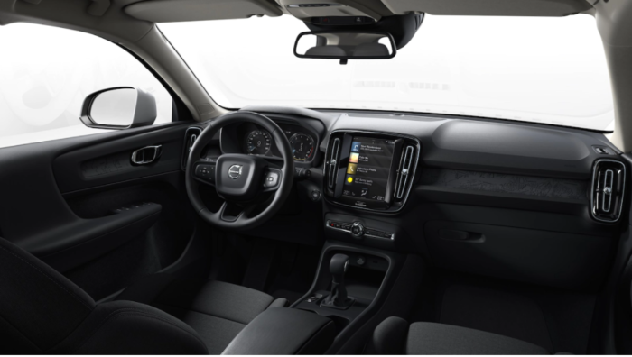 Volvo XC40 Momentum Core interni - Tecnostile Rovigo