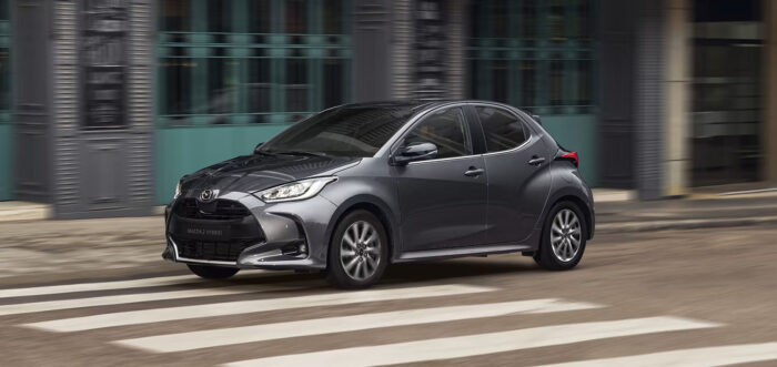 Mazda 2 hybrid autoricarica