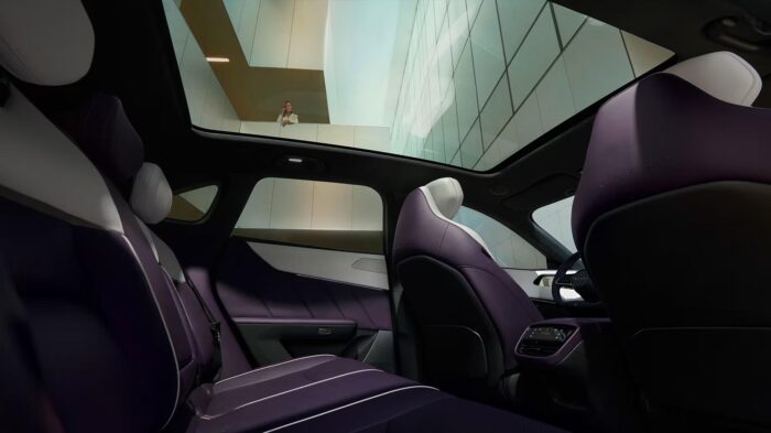 Nuova Mazda CX-6e - interni