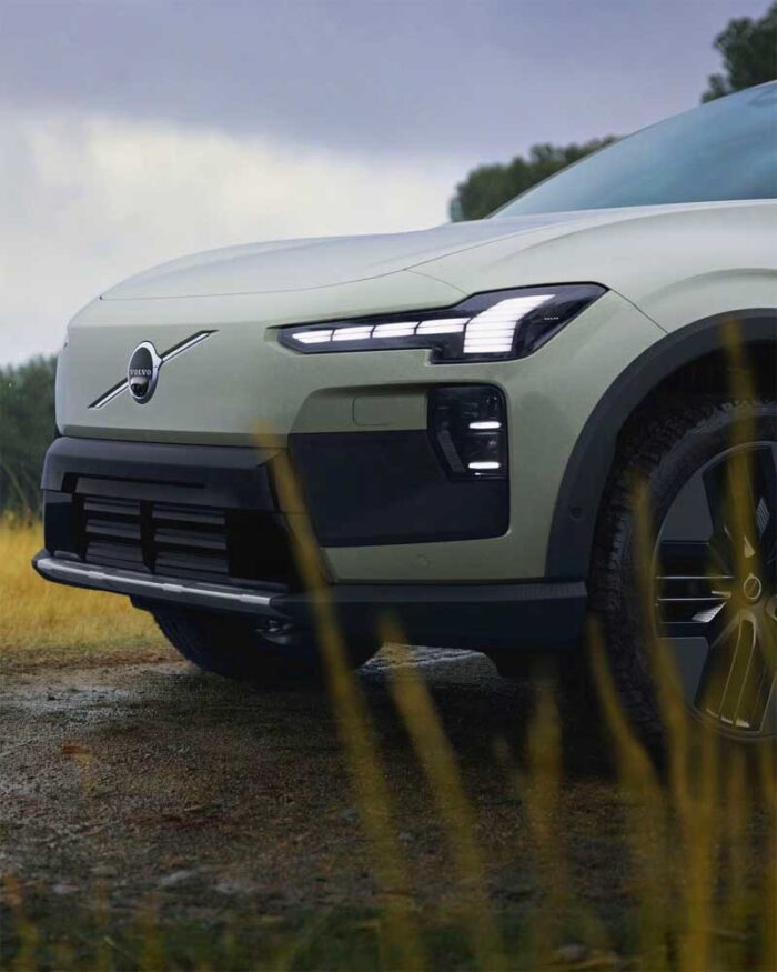 Volvo EX60 Cross Country